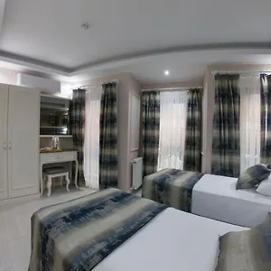 3* Hotel Crowned